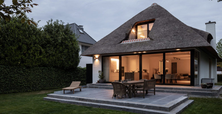 Renovatie van terras 's nachts